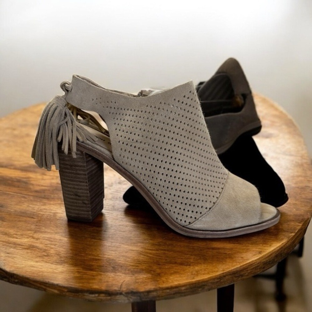 Gianni Bini Booties Tan 11 Womens Perforated Tassel Block Heel Open Toe